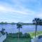 Scenic Balcony and Beach Access Hudson Condo - هدسون