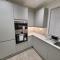 Garland Modern 4 Bedroom Central Apartment London - Finchley