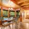 Twin Creeks Lodge by AvantStay 33 Acre Retreat