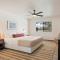 Starlight Estate by AvantStay 20 People Architectual Mansion w Pool Tennis Court Game Room