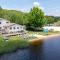 The Lake Life by AvantStay Lakefront View Hot Tub