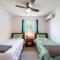 The Lake Life by AvantStay Lakefront View Hot Tub