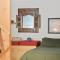 Waterside Haven by AvantStay Lakefront Hot Tub Game Room Fire Pit
