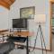 Waterside Haven by AvantStay Lakefront Hot Tub Game Room Fire Pit