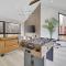 The Barn House by AvantStay Modern Outdoor Living Area Hot Tub
