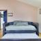 Chalet All Day AvantStay Lakeside Firepit Shared Pool