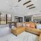 The Barn House by AvantStay Modern Outdoor Living Area Hot Tub