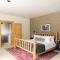 Little Red by AvantStay Peaceful Serene Cabin w Pine Tree Views - 特拉基