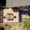 Little Red by AvantStay Peaceful Serene Cabin w Pine Tree Views - 特拉基