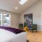 The Gem Estate by AvantStay Modern Farmhouse w Lavender Fields Hot Tub