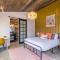 The Gem Estate by AvantStay Modern Farmhouse w Lavender Fields Hot Tub