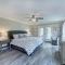 Sunset Shores Resort: The Homestead Hot TUB