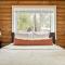 Chateau Syrah by AvantStay Picturesque Estate w Pool Hot Tub Pool Table Table Tennis New Pickleball Court Basketball hoop