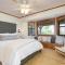 Pollock by AvantStay Stunning Views w Movie Room Hot Tub Game Room Large Balcony - Lake Arrowhead
