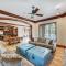 Sunset Shores Resort: The Grand House by AvantStay
