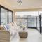 Velvet Sand I by AvantStay Steps to Newport Beach Private Rooftop w Outdoor Kitchen Hot Tub