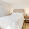 Velvet Sand Buyout by AvantStay Steps to Newport Beach Sleeps 22