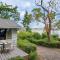 Cove Cottage by AvantStay Waterfront Views Spa