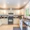 Wolf Beach Cottage by AvantStay Harbor Views