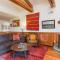 Goss Lake Chalet by AvantStay Lakefront w Dock