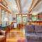 Goss Lake Chalet by AvantStay Lakefront w Dock - Langley