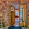 Goss Lake Chalet by AvantStay Lakefront w Dock