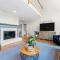 Shoreway Cove by AvantStay Waterfront Pool Dock
