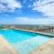 Balcony w Bay View Shared Pool Boat Dock Fat Flounder by AvantStay - Île Padre
