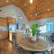 Balcony w Bay View Shared Pool Boat Dock Fat Flounder by AvantStay - Île Padre