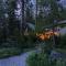 Everett by AvantStay 5mins to Palisades Tahoe w HOT TUB