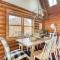 Pine Needle by AvantStay Log Cabin w Gorgeous Views Hot Tub Patio Pool Table
