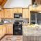 Pine Needle by AvantStay Log Cabin w Gorgeous Views Hot Tub Patio Pool Table