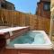 Woodside Getaway by AvantStay Character Home Close To Park City Resort w Hot Tub