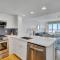 202 F Port O Call by AvantStay Amazing Oceanfront Views - جزيرة النخيل
