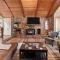 Alpenglow Chateau by AvantStay Ideal Big Bear Location w Pool Table Hot Tub - بيغ بير لاكي