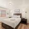 Alpenglow Chateau by AvantStay Ideal Big Bear Location w Pool Table Hot Tub - بيغ بير لاكي