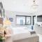 Moonlight Modern by AvantStay Spectacular BeachOcean Views Footsteps from Beach and Shops - 恩西尼塔斯