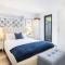 Moonlight Modern by AvantStay Spectacular BeachOcean Views Footsteps from Beach and Shops - 恩西尼塔斯