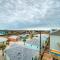 Pool Rooftop w Island Views Blocks to Beach Seas Your Dreams by AvantStay - Порт-Аранзас