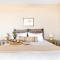 High Tide By AvantStay Incredible Beach Front Home w Pool - جزيرة النخيل