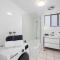 6 58 Pacific Drive - Beachfront modern apartment