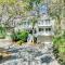 12 Dunecrest Lane by AvantStay 2 Mins to Beach w Pool BBQ - Isle of Palms
