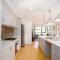 Cozy and Comfy House at Forde Close to Shops and Reserves