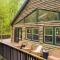Half Moon by AvantStay 4BR Cabin w Large Deck Yard w Patio Outdoor Dining