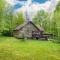 Half Moon by AvantStay 4BR Cabin w Large Deck Yard w Patio Outdoor Dining