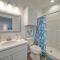 2 Blocks to the Beach, Patio, Resort Pool w Slide Tranquil Tides by AvantStay - Port Aransas