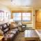 Cimarron Lodge 22 by AvantStay Ski-InSki-Out Property in Complex w Two Hot Tubs Permit12986