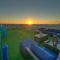 Huge Priv Rooftop w Ocean Glimpse View Pool Seaside Lookout by AvantStay - Порт-Аранзас