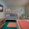 Huge Priv Rooftop w Ocean Glimpse View Pool Seaside Lookout by AvantStay - Порт-Аранзас