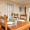 Riverfront Bend by AvantStay Private Dock Large Yard w Views Hot Tub - بيند